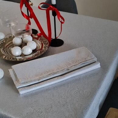 CHRISTMAS tablecloth or runner DIA plata 2