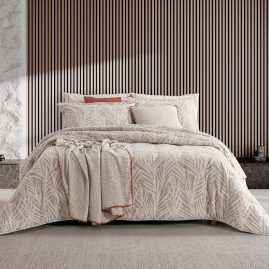 Jacquard bedspread and decorative pillows MARCO